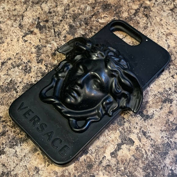 VERSACE 7/8 PLUS PHONE CASE - Picture 4 of 5